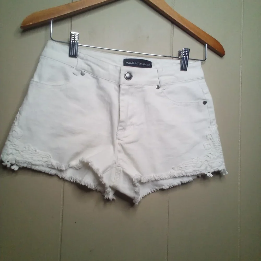 Ambiance Apparel Denim Shorts S Embroidered Raw Hem White